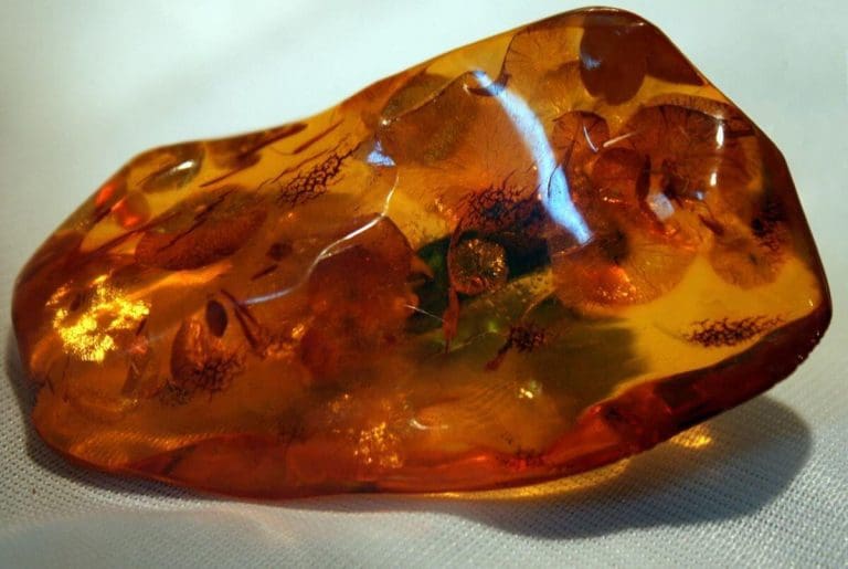 Bursztyn, co warto o nim wiedzieć?